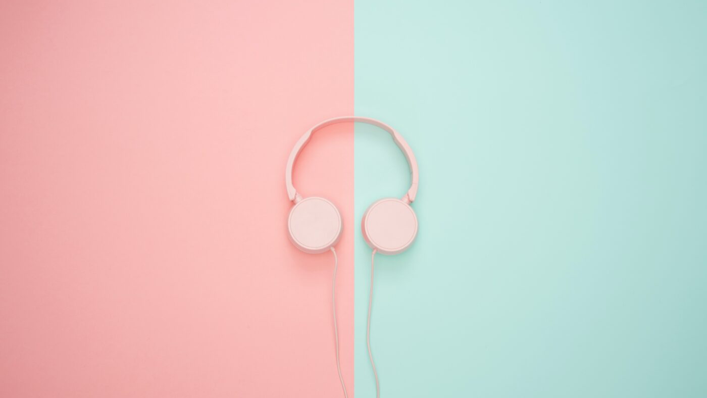 12 Best Headphones With A Microphone