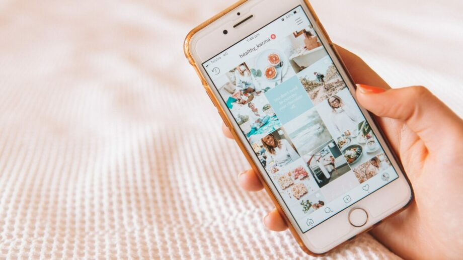 5 Reminders That Social Media Isn't Real Life And How To Stop Comparing