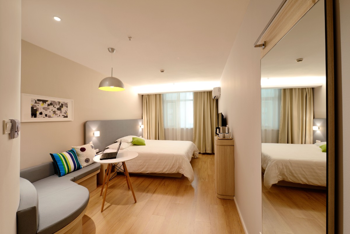 Cheap & Easy Ways To Personalise Your Uni Room
