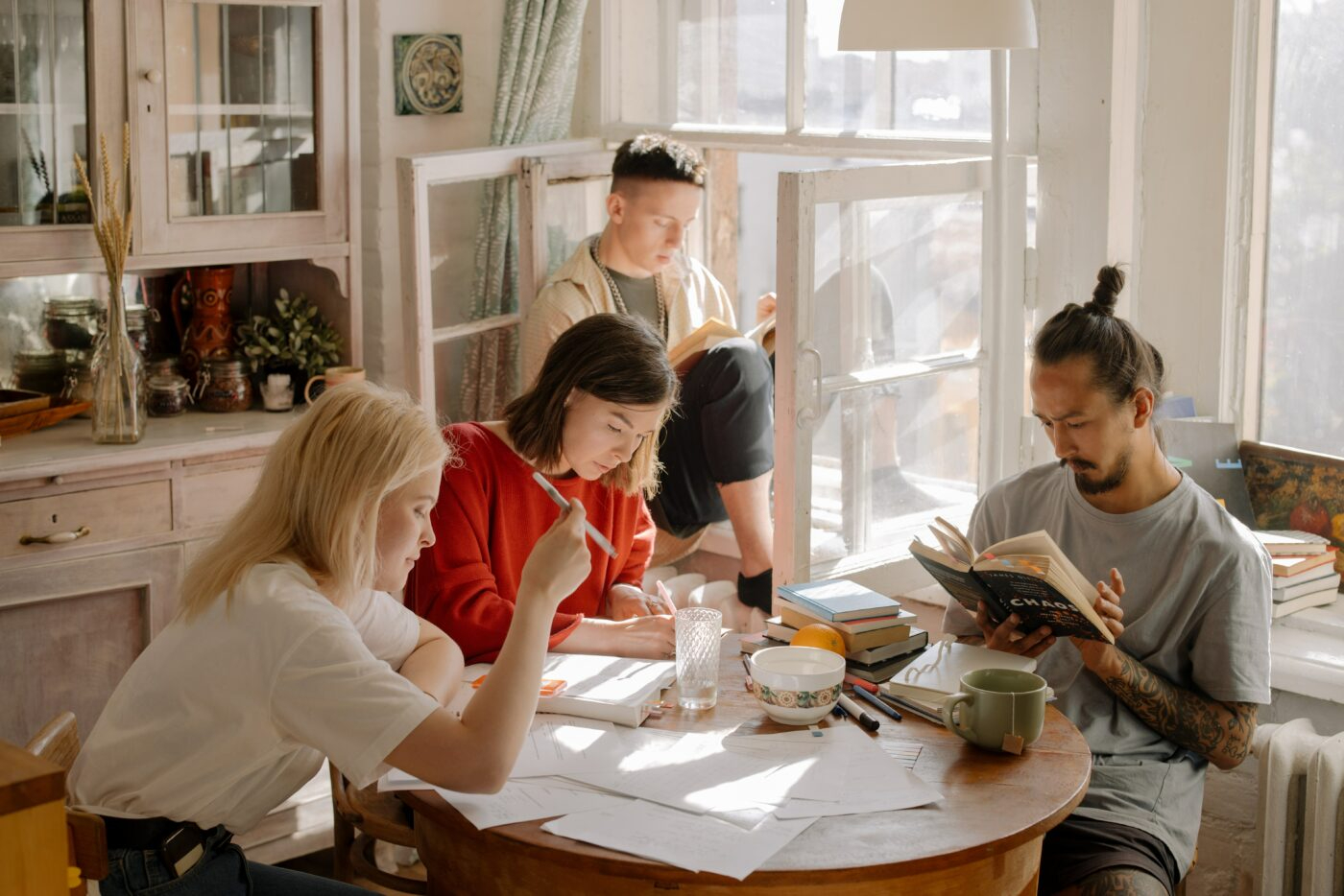 Freshers Is SO Overrated — Here's What To Do If You've Not Made Friends Yet & Are Feeling Lonely