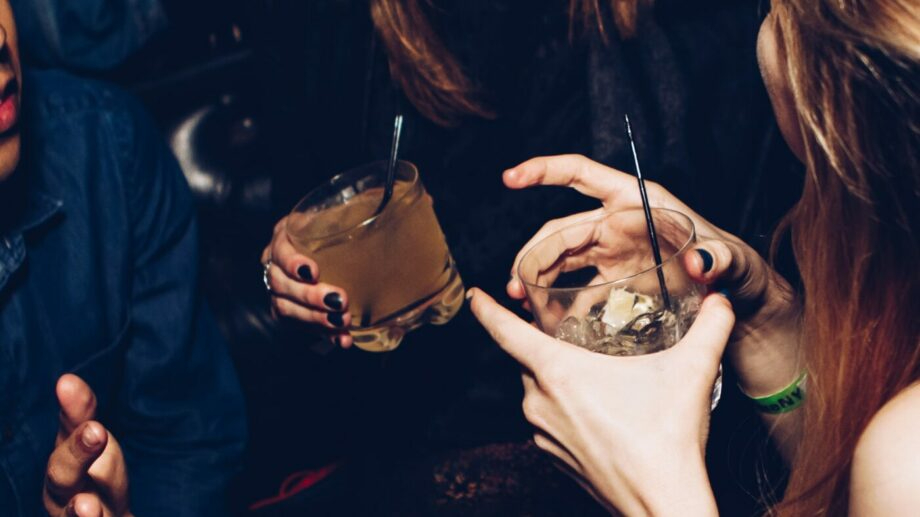 Here's How To Tell If Your Drink Has Been Spiked