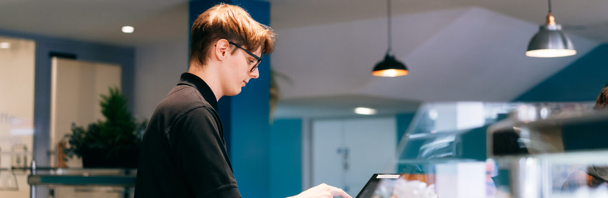 Struggling with Student Living Costs? Here’s How to Take Control