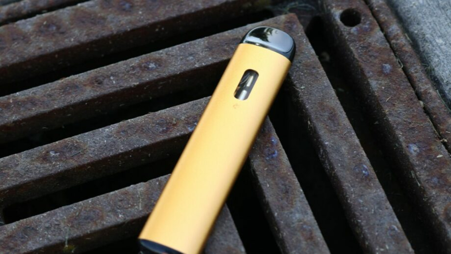 Over 25% Of Students Are Addicted To Vaping – These Are The Hidden Side Effects You Might Not Know